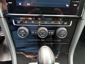 Fahrzeugabbildung Volkswagen Golf VII Lim. Join BlueMotion DSG Navi SHZ uvm.