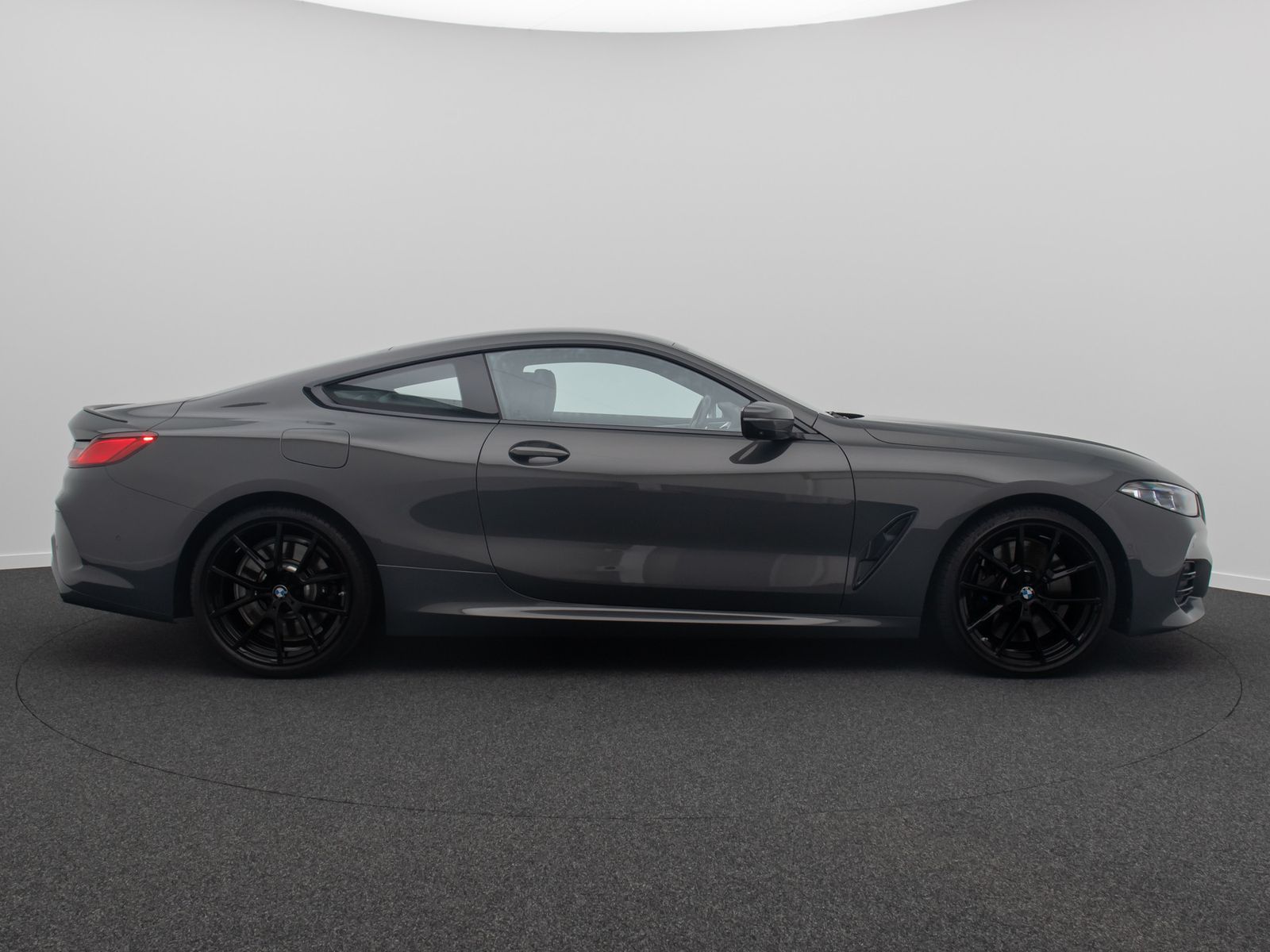 Fahrzeugabbildung BMW 840d xD Coupé B&W 360° SoftCl DisplKey Laser 20"