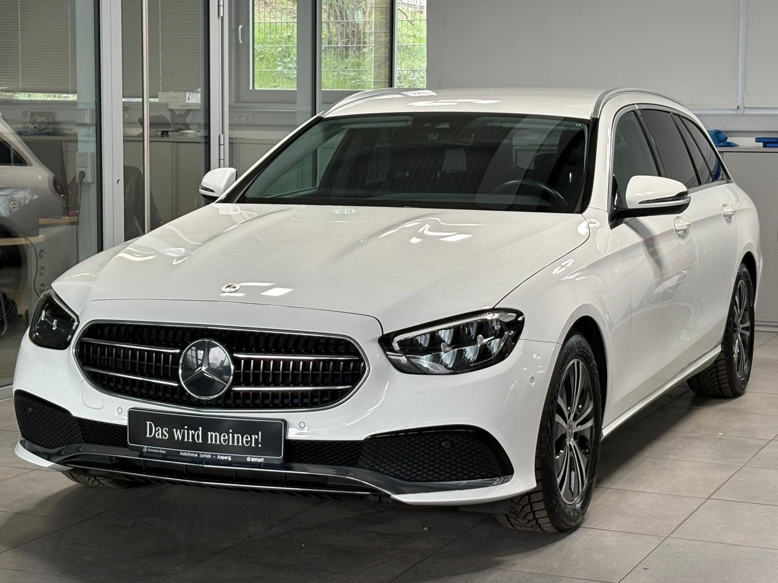 MERCEDES-BENZ E 220d T Avantgarde LED NAVI PDC&amp;KAM+KLIMA+SHZ++