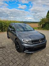 Volkswagen Tiguan 2.0 TDI R-Line 240 PS Bi-Turbo DSG 4M - mit Diesel-Antrieb: Turbo