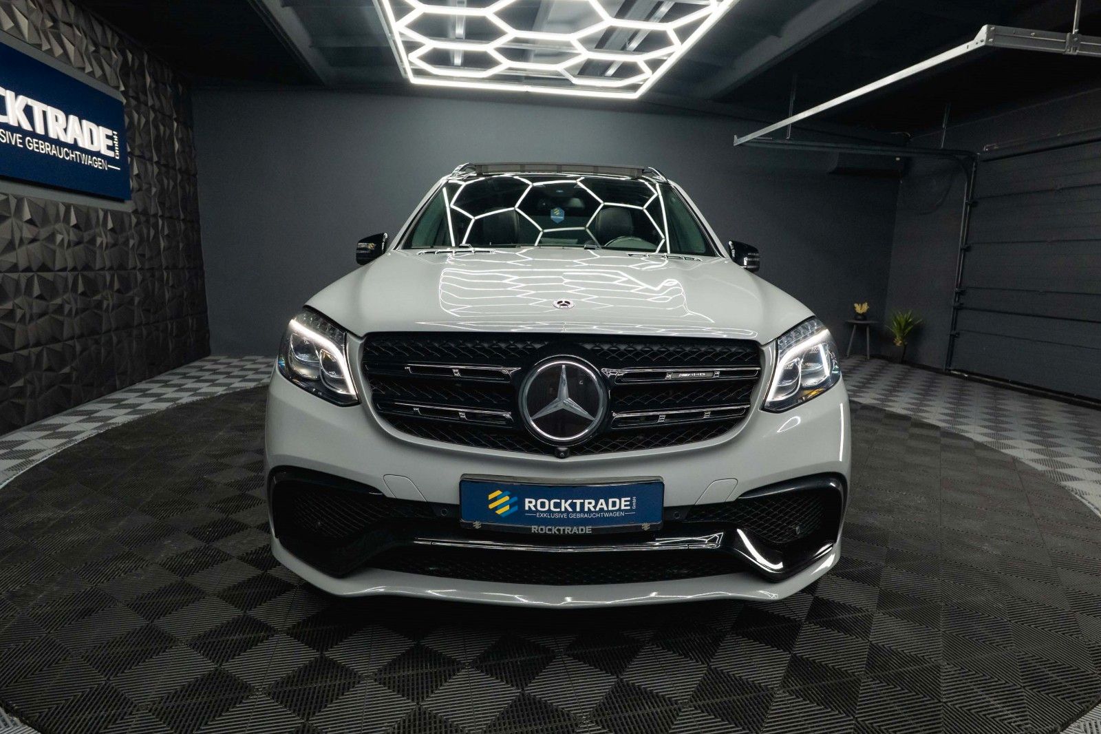 Fahrzeugabbildung Mercedes-Benz GLS 63 AMG 4Matic Night-Paket *ACC*Pano*Garantie