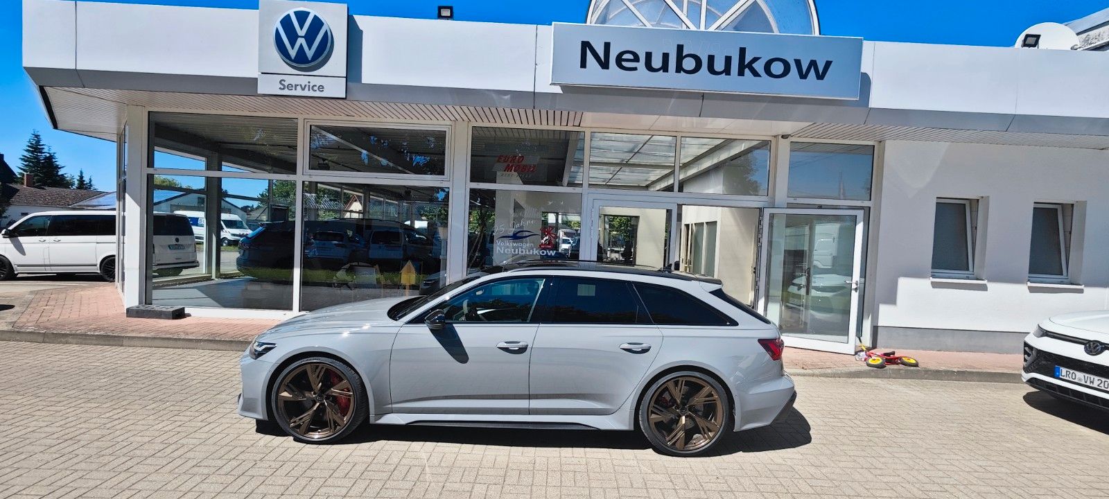 AUDI RS 6 Avant 4.0 TFSI quattro/PANO-DACH/AKRAPOVIC