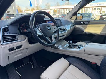 BMW X7 - 7