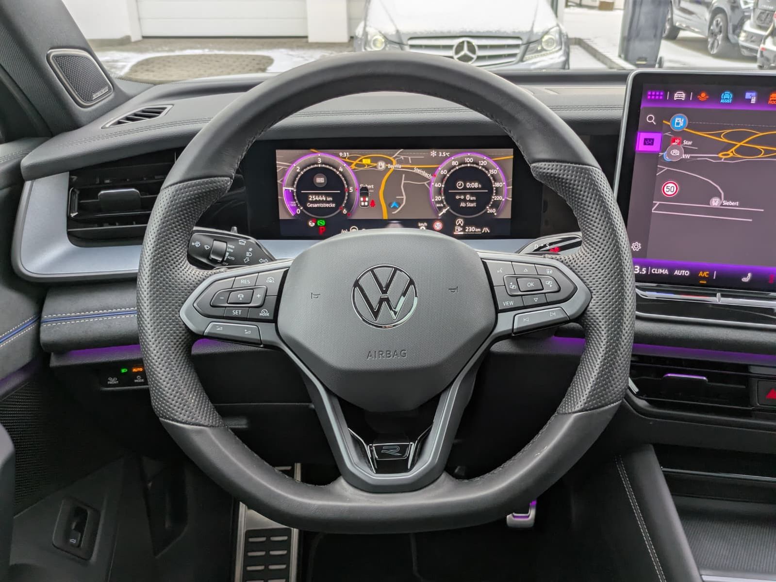 Fahrzeugabbildung Volkswagen Tayron 2.0 TDI 4M R-Line BLACK*7Si*MATRIX*PANO