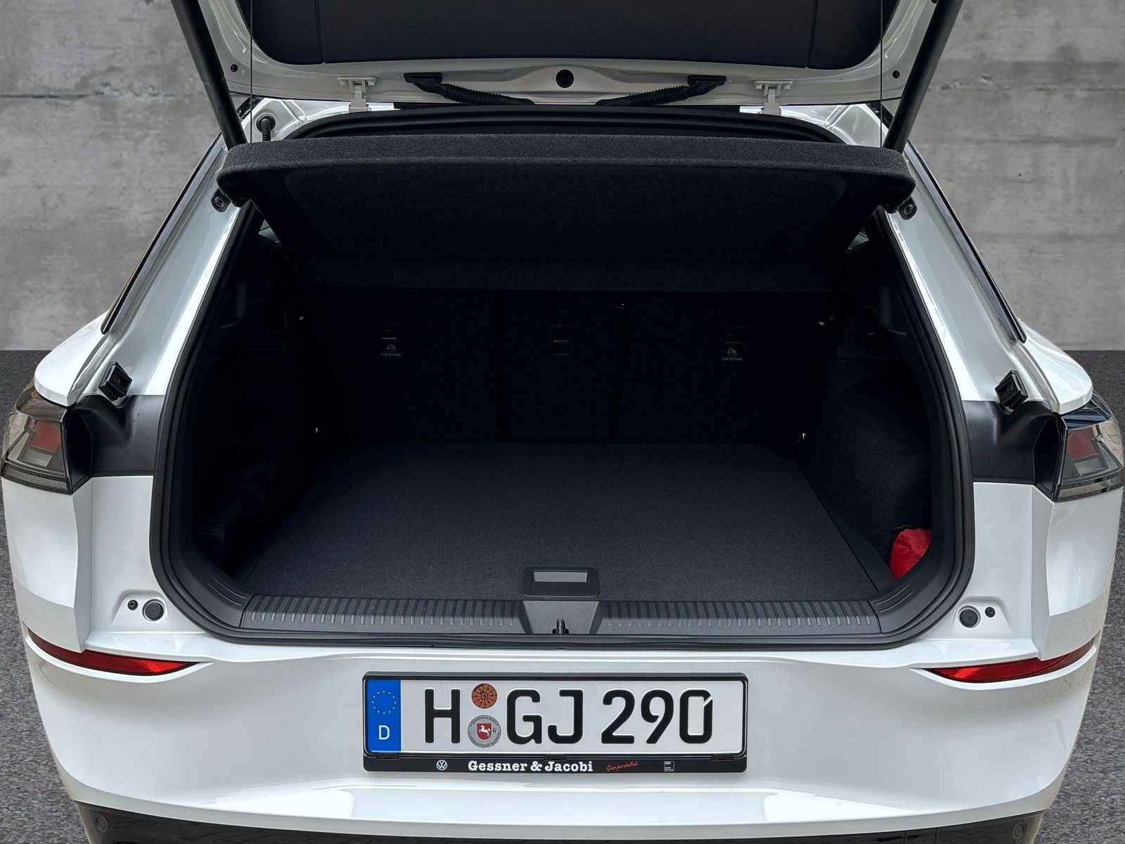 Fahrzeugabbildung Volkswagen T-Roc R-Line 1.5 eTSI DSG App-Connect RFK
