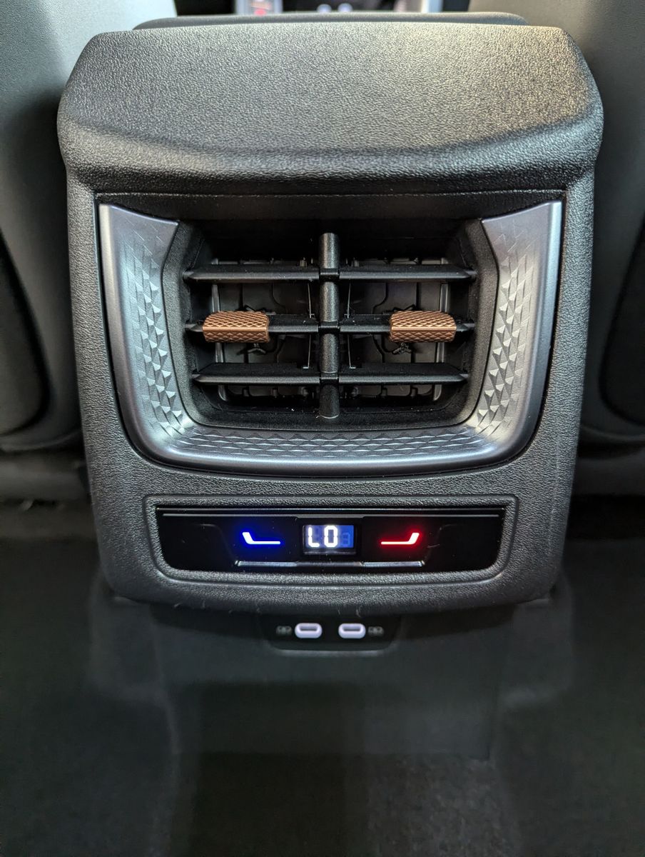 CUPRA Terramar 1.5 eTSI Dinamica Edge-Paket HUD 19" - Image 22