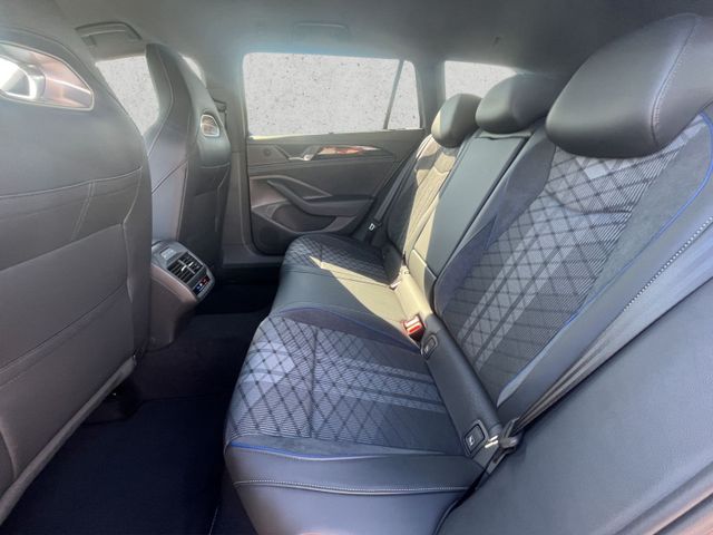 Passat Variant R-Line 2,0 l TDI SCR 4MOTION DSG