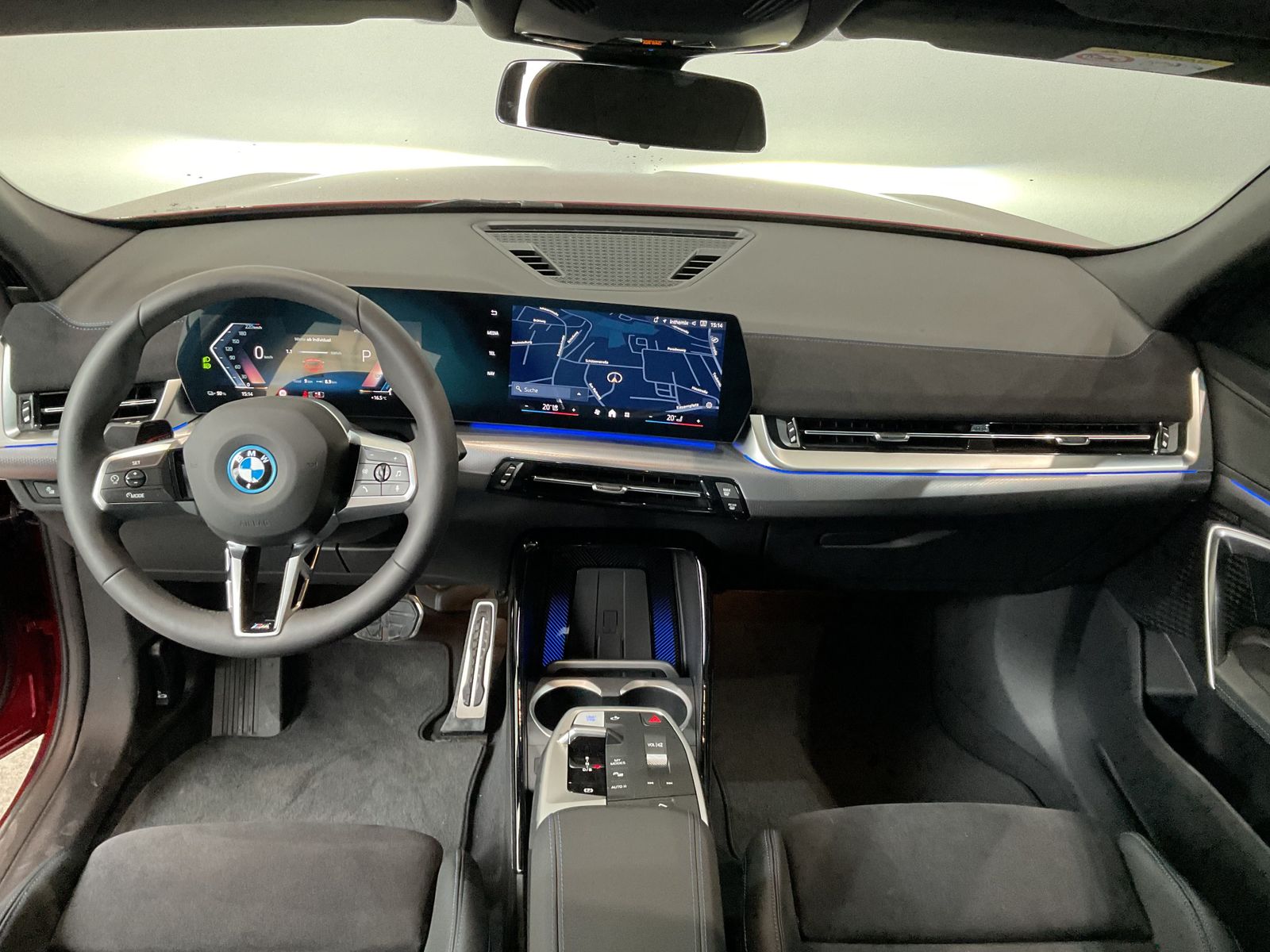 Fahrzeugabbildung BMW iX2 20" LMR, Komfortzugang, AHK M Sportpaket