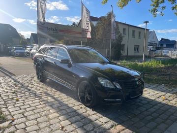 Fahrzeugabbildung Mercedes-Benz E 300 T CDI Avantgarde*Distronic*Airmatic*