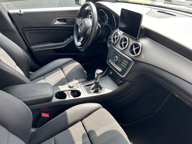 Fahrzeugabbildung Mercedes-Benz CLA 200 Shooting Brake+AHK+Navi+LED+SHZ+BT+PDC