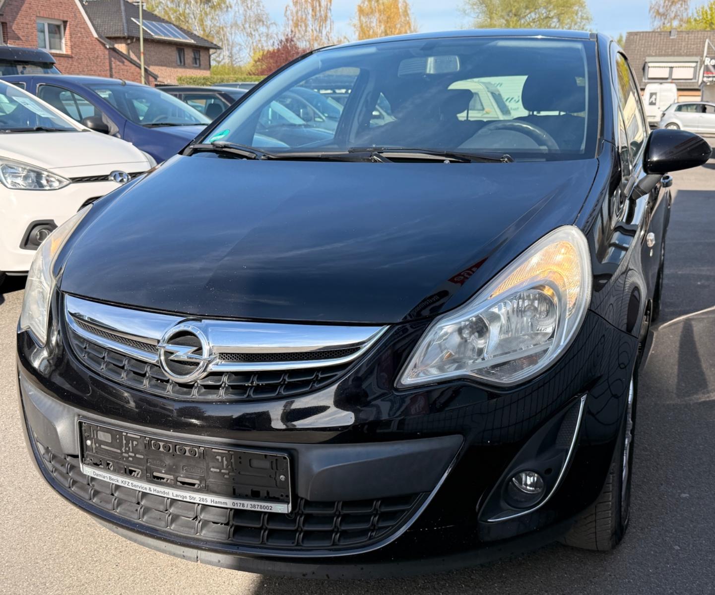 Opel Corsa D Satellite