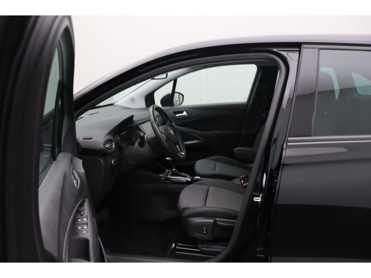 Fahrzeugabbildung Opel Crossland Elegance Paket SHZ Navi Kamera AHK