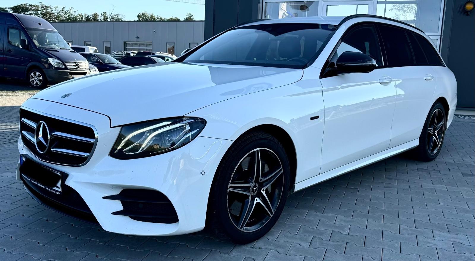 Mercedes-Benz E 300 de 01/2020 *AMG PAKET*AHK*LED*TÜV 2027*18"
