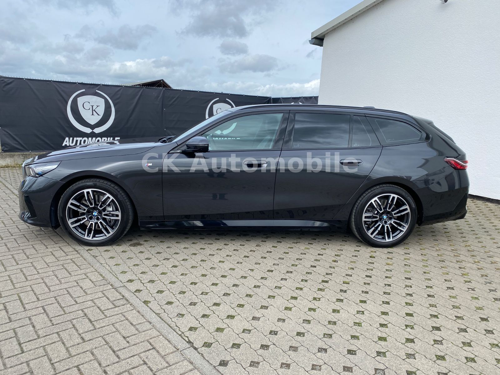 Fahrzeugabbildung BMW 540 d xDrive M Sport/Navi/Leder/LED/AHK/360°Kam.