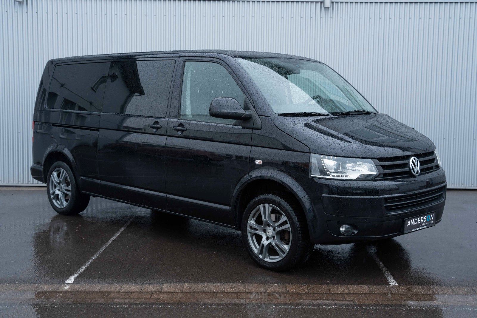 Fahrzeugabbildung Volkswagen T5 2.0 TDI LR XENON KAM. NAV LED STANDH. CARPLAY