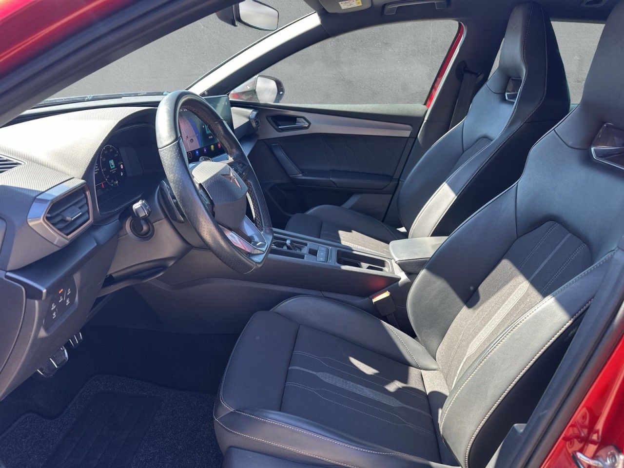 Fahrzeugabbildung CUPRA Leon Sportstourer 1.5 eTSI 150 PS DSG - mit KI generiert/bearbeitet