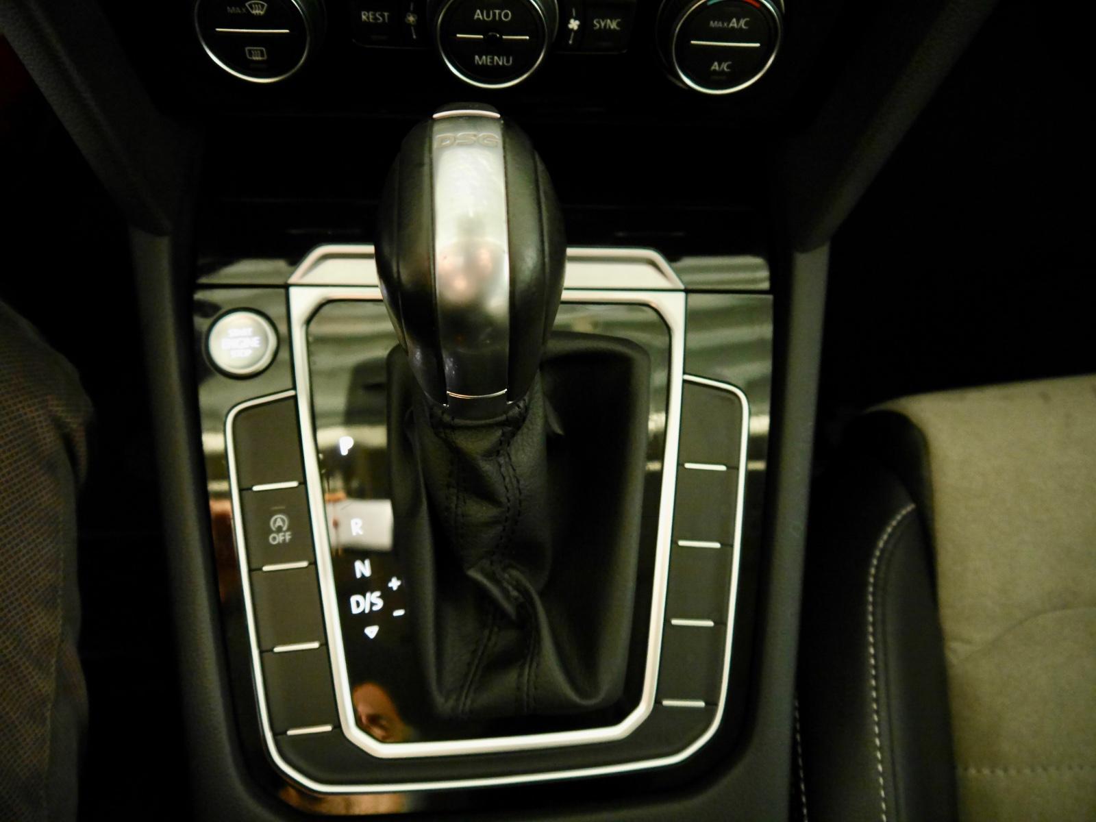 Volkswagen Passat Lim. Highline*DAB*Alcantar*