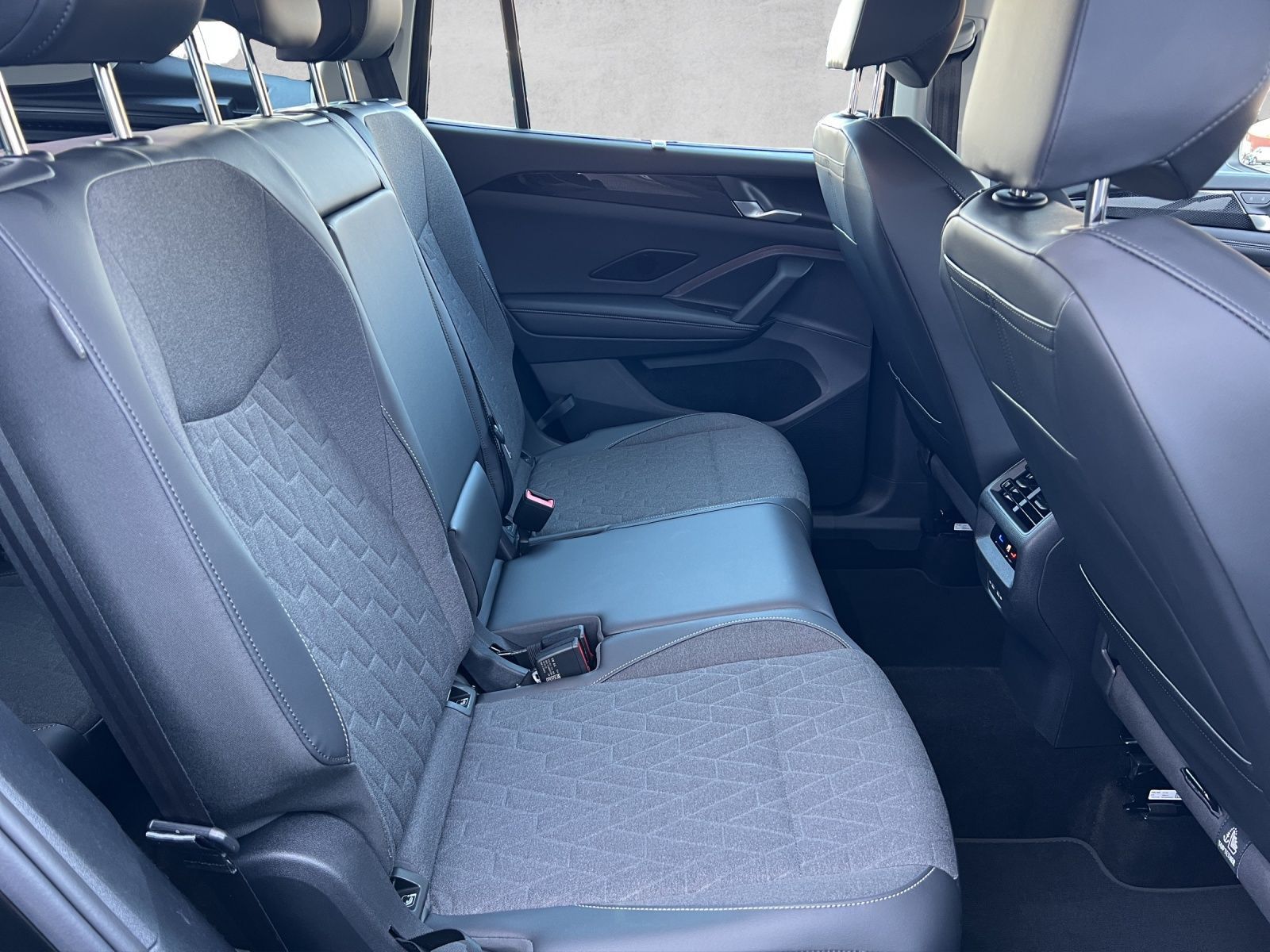 Tayron Life 1.5 TSI DSG Navi*AHK*7-Sitzer