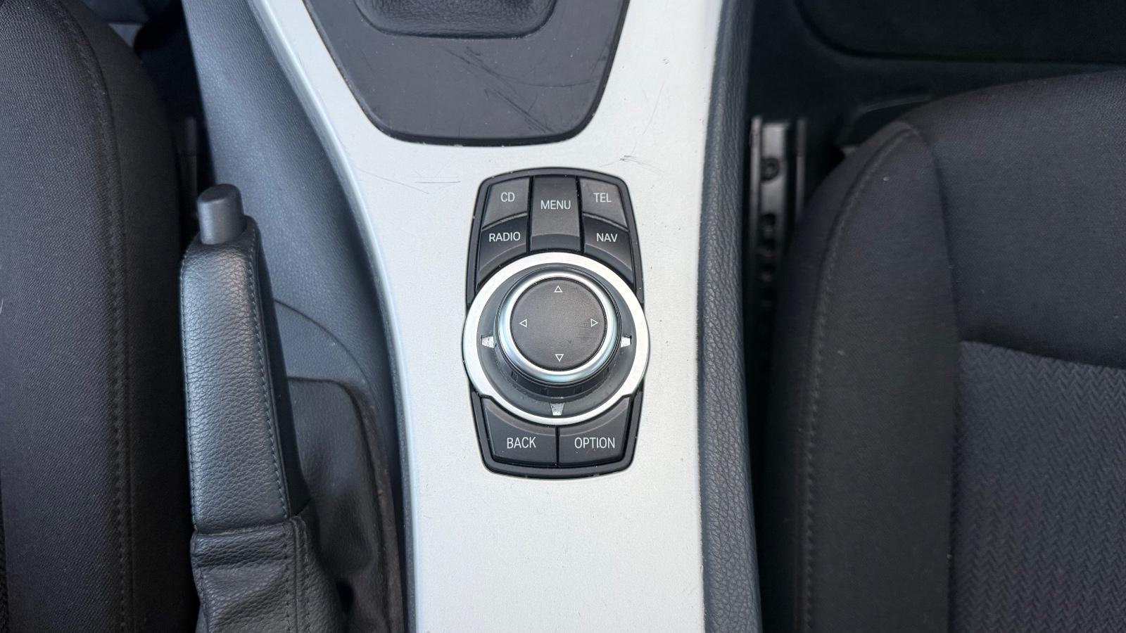 BMW 318i AUTOMATIK TÜV,93.000KM,NAVI,PANO,KLIMA,PDC