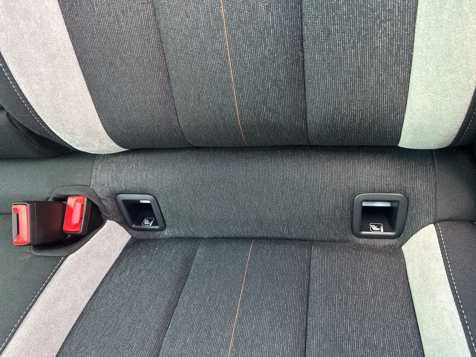 Fahrzeugabbildung SKODA Kamiq 1.0 DSG Selection AHK MATRIX