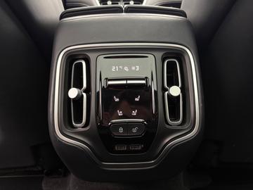 صورة مصغرة 19 لـ 2022 Aston Martin DBX