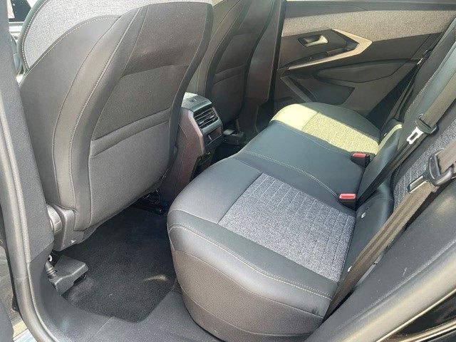 Fahrzeugabbildung Peugeot 3008 Allure MildHybrid 145 E-DSC6