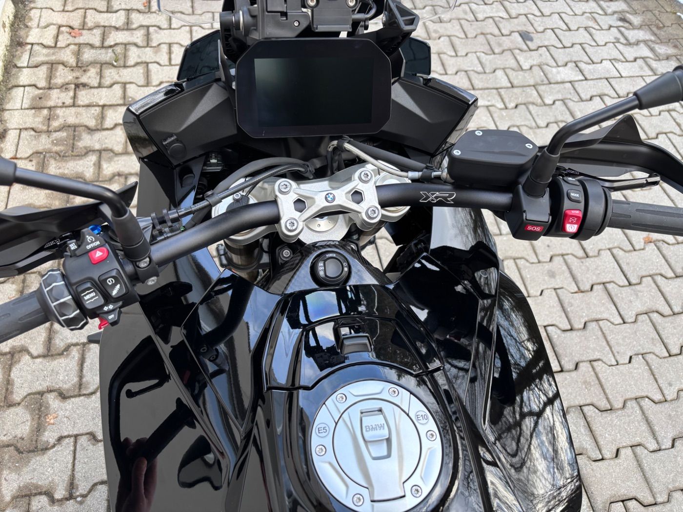 Fahrzeugabbildung BMW S 1000 XR 4 Pakete Tieferlegung Carbon Frästeile