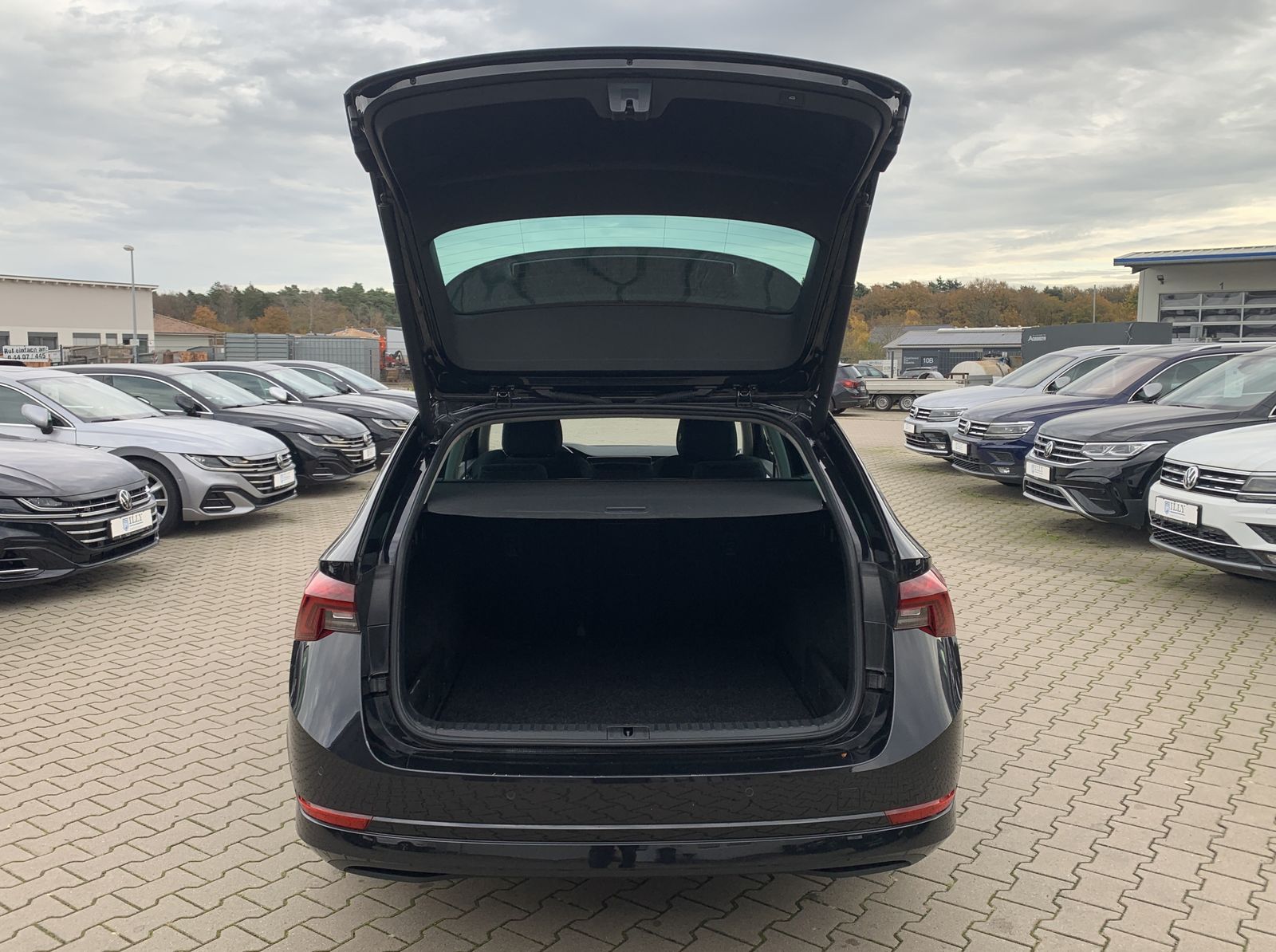 Fahrzeugabbildung SKODA Octavia 2.0 TDI*ACC*Navi*SHZ*Klima*LED*