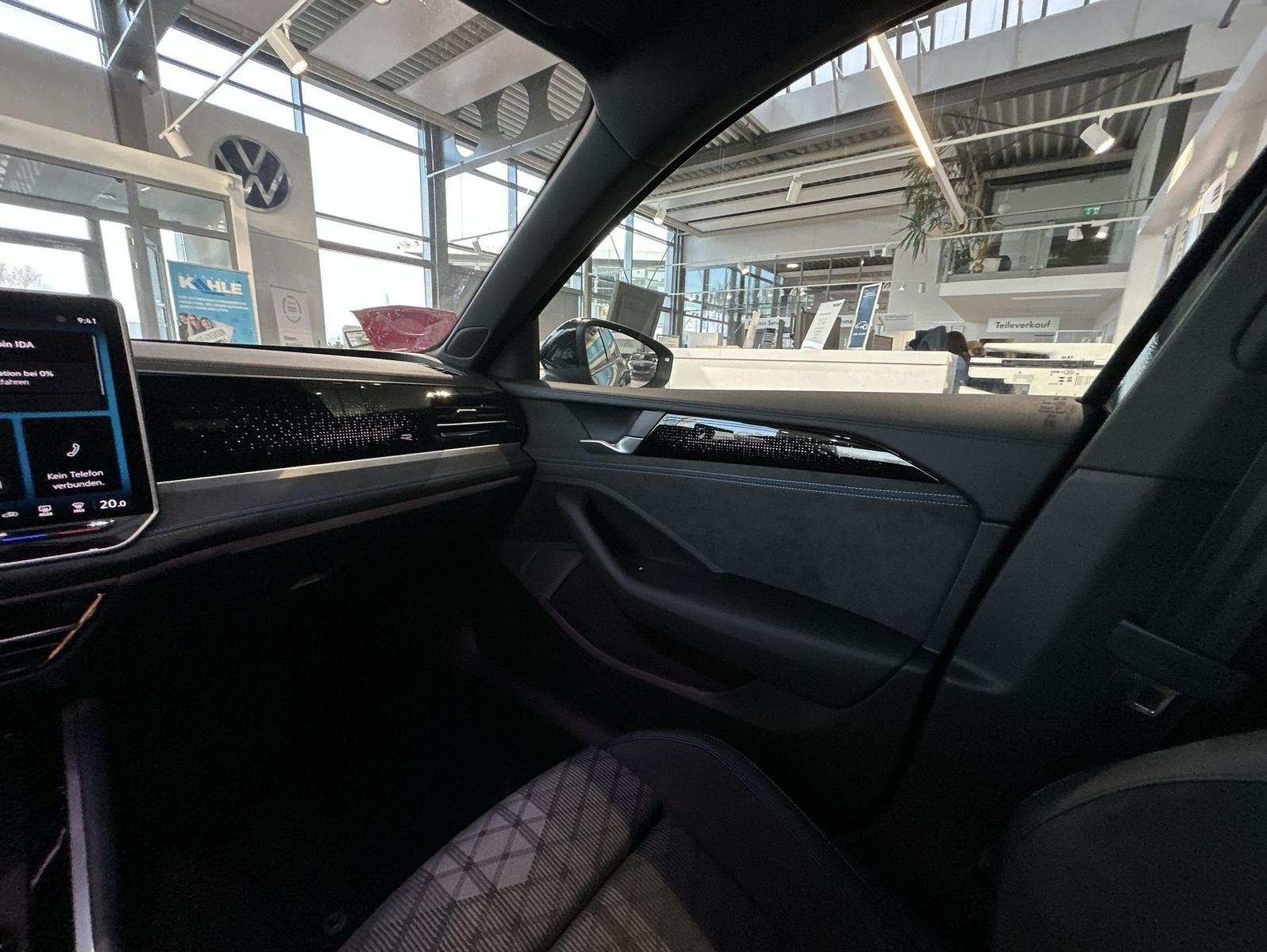Volkswagen Passat 2.0 TDI DSG R-Line BlackStyle Winterräder