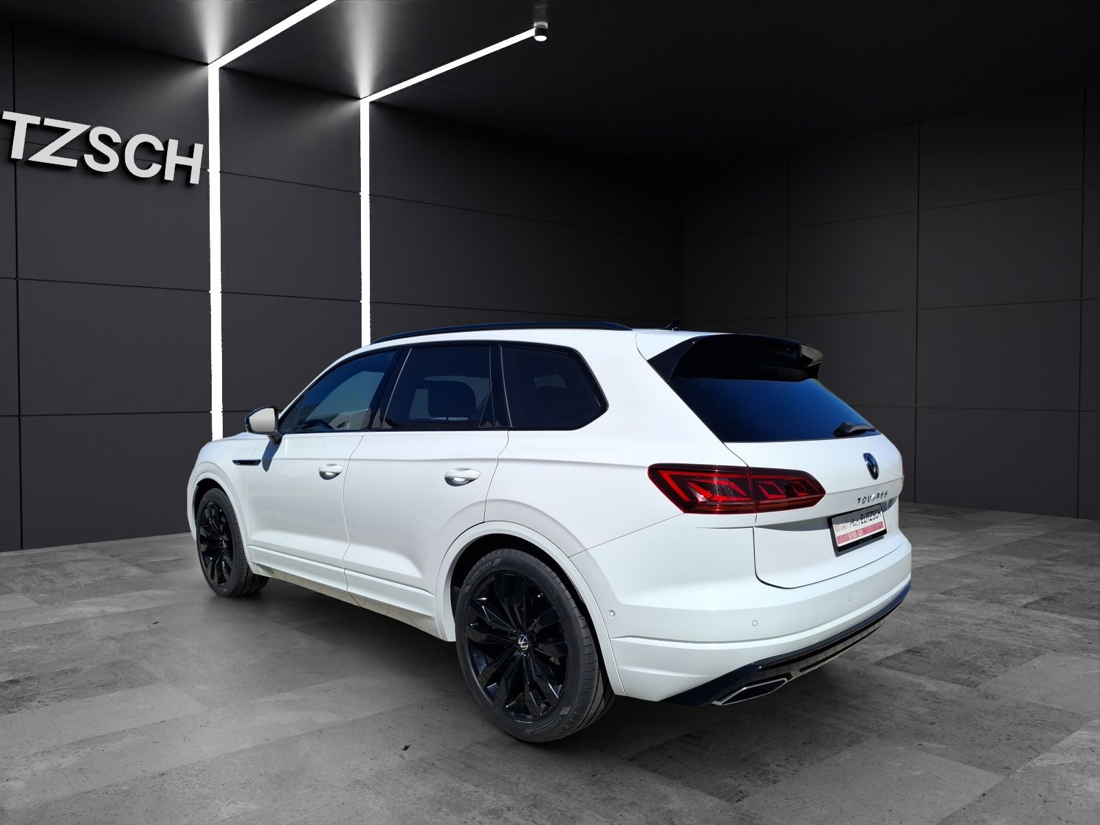 Fahrzeugabbildung Volkswagen Touareg TDI R-Line 4M Matrix AHK Pano Leder Luft