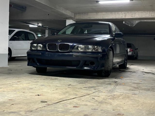 BMW e39 523i