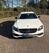 Mercedes-Benz Mercedes E-Klasse E200d mit kleiner Burmes... - : Kleine