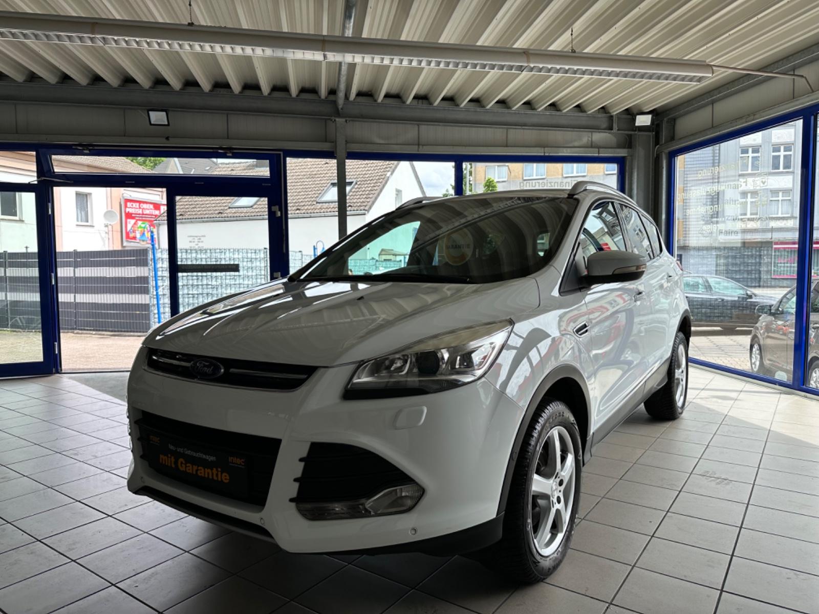 Ford Kuga Titanium 1 Hand / AHK / Navi / Scheckheft /
