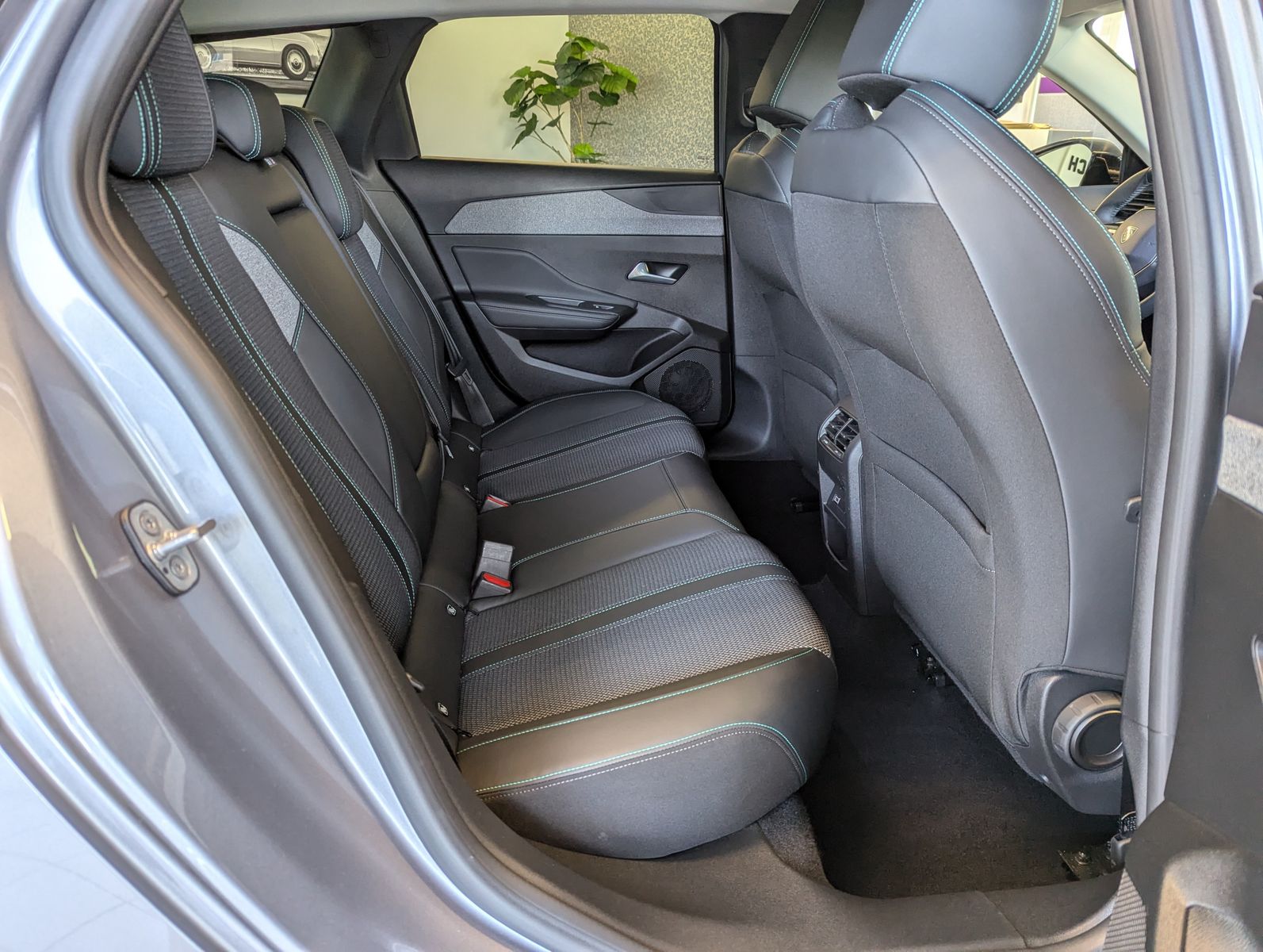PEUGEOT 308 1.2 e-THP Allure Komfort-Paket ACC 360° AHK - Image 15
