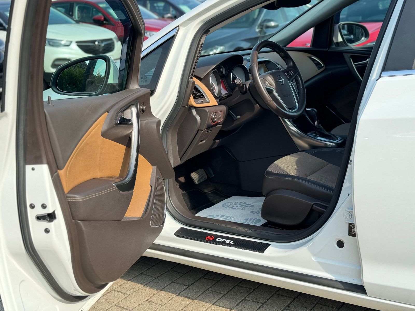 OPEL Astra, 2012, Benzin, 140 PS