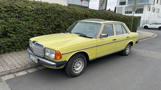 Mercedes-Benz 200D H-Zulassung, viele Neuteile, top Zustand