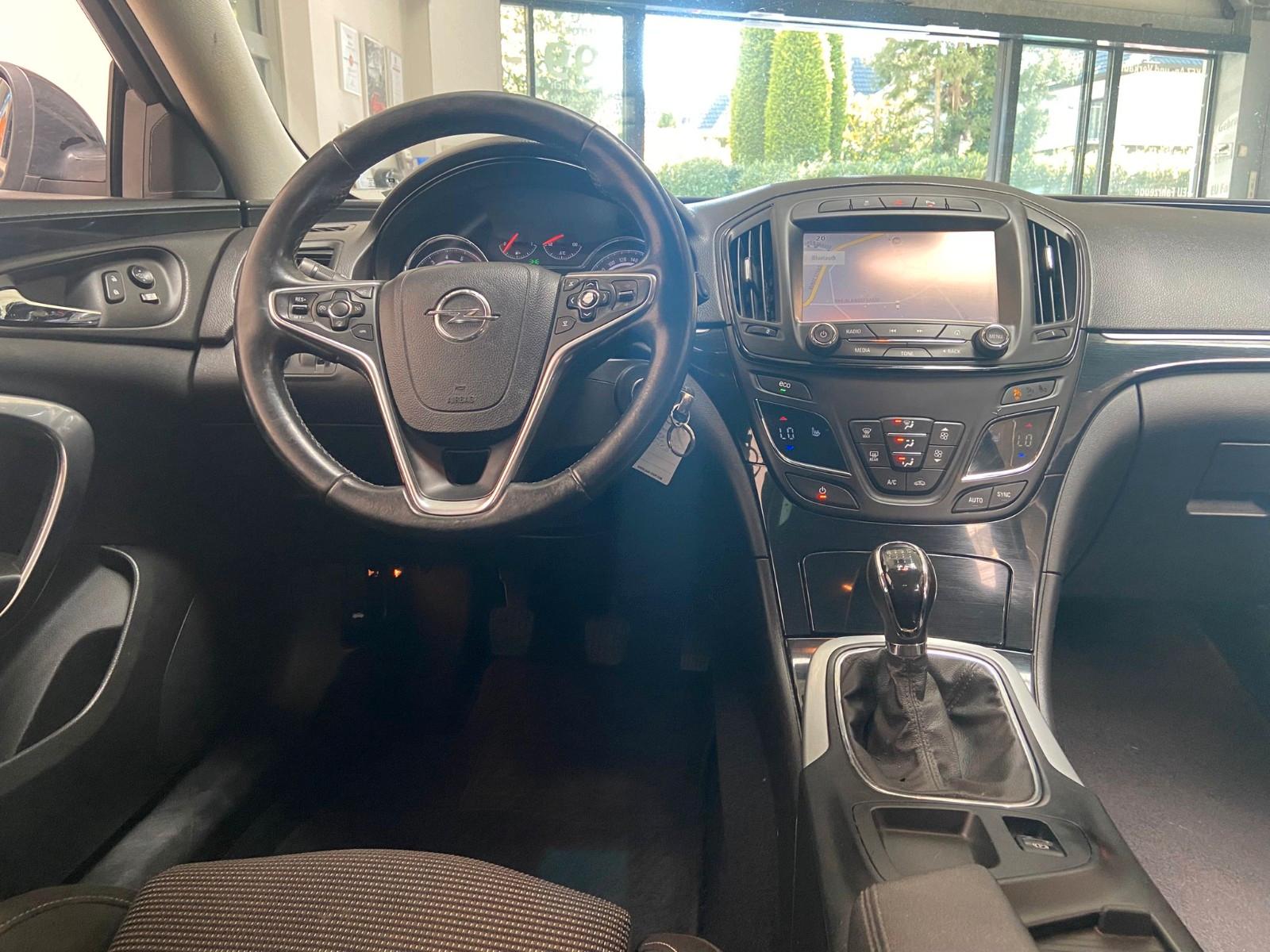 Opel Insignia 2014 — photo 23