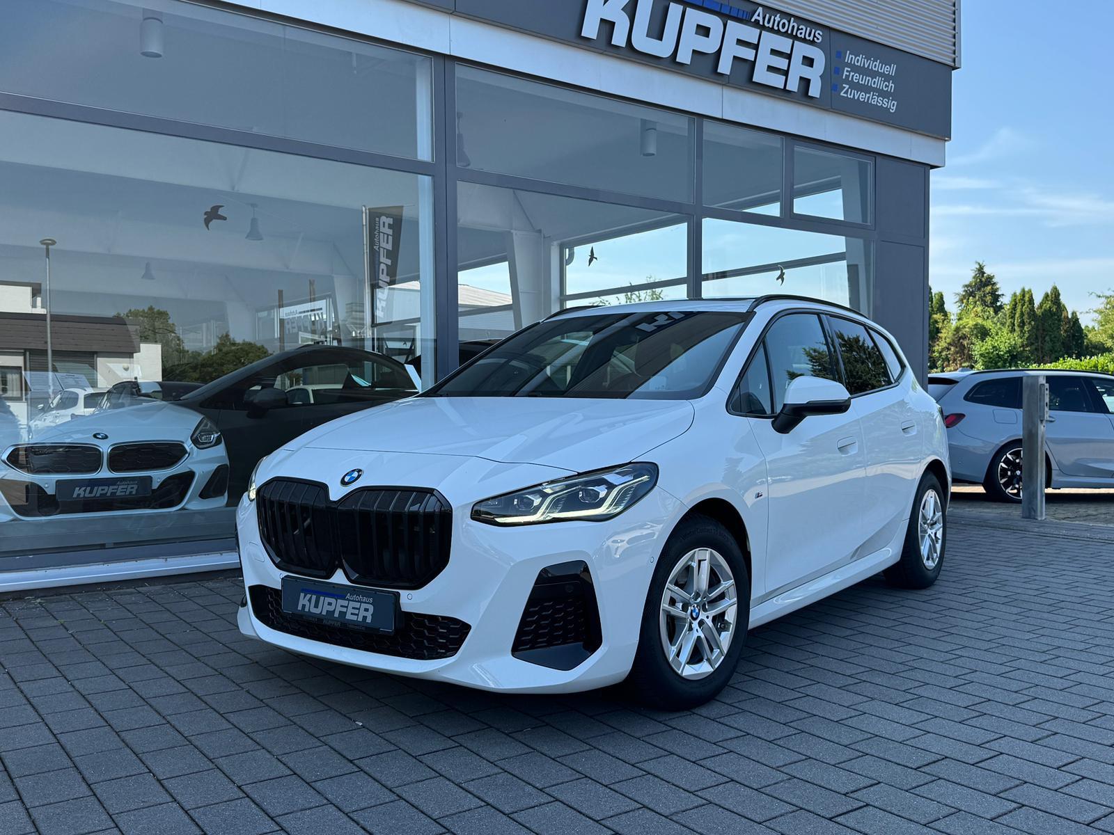 BMW 220 Active Tourer i M Sport Pano°AHK°AdLED*el. S