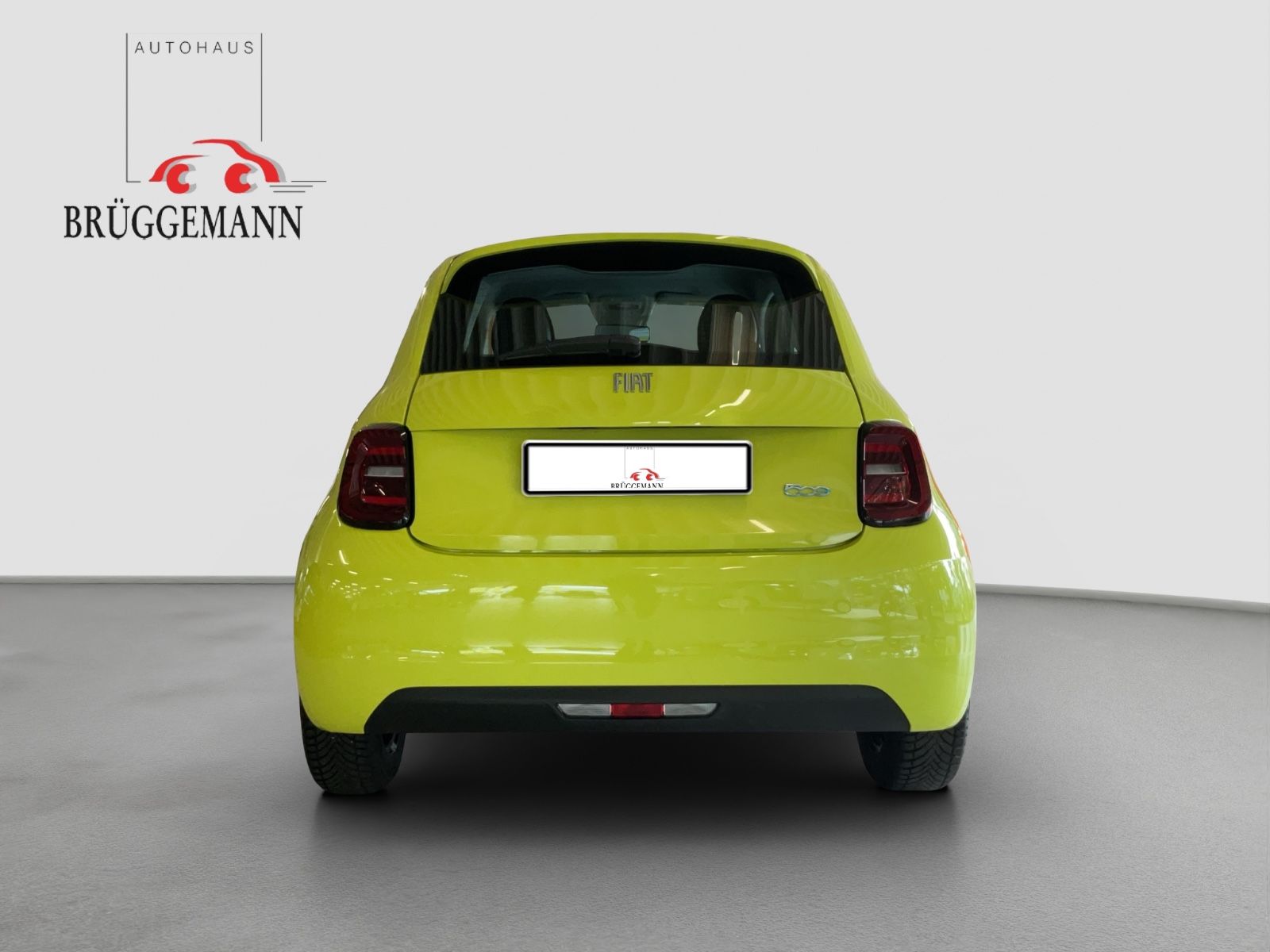 Fahrzeugabbildung Fiat 500e 23,8 kWh + Ganzjahresreifen