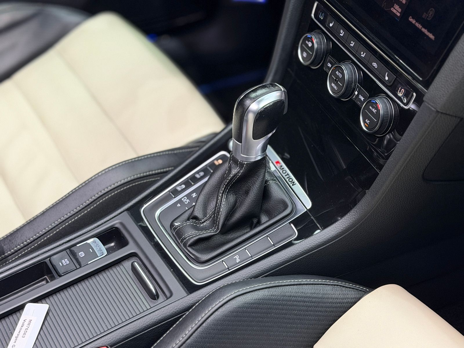 Fahrzeugabbildung Volkswagen Golf VII R 4Motion |REMUS|PANO|LEDER