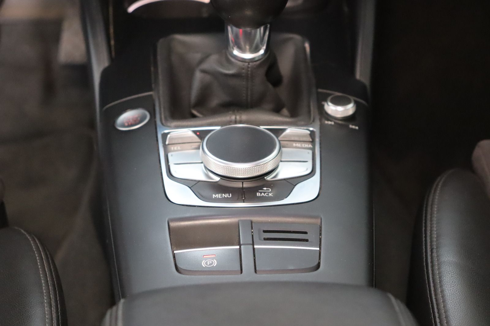 Fahrzeugabbildung Audi A3 2.0 TDI Ambition Sport * Xenon * Alcantara