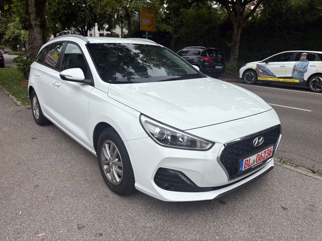 Hyundai i30 cw Select Euro 6 Alu TÜV /AU Neu