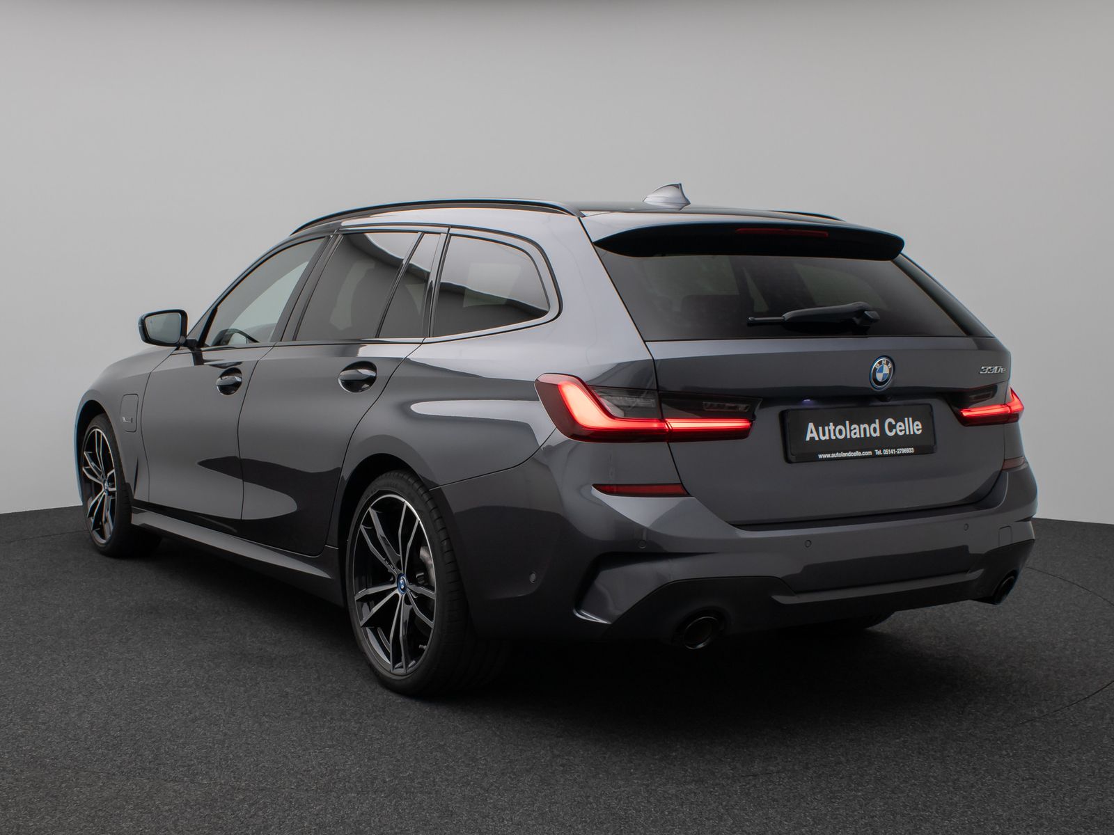 Fahrzeugabbildung BMW 330e  M Sport Kamera DAB HiFi DrivAssist 19Zoll