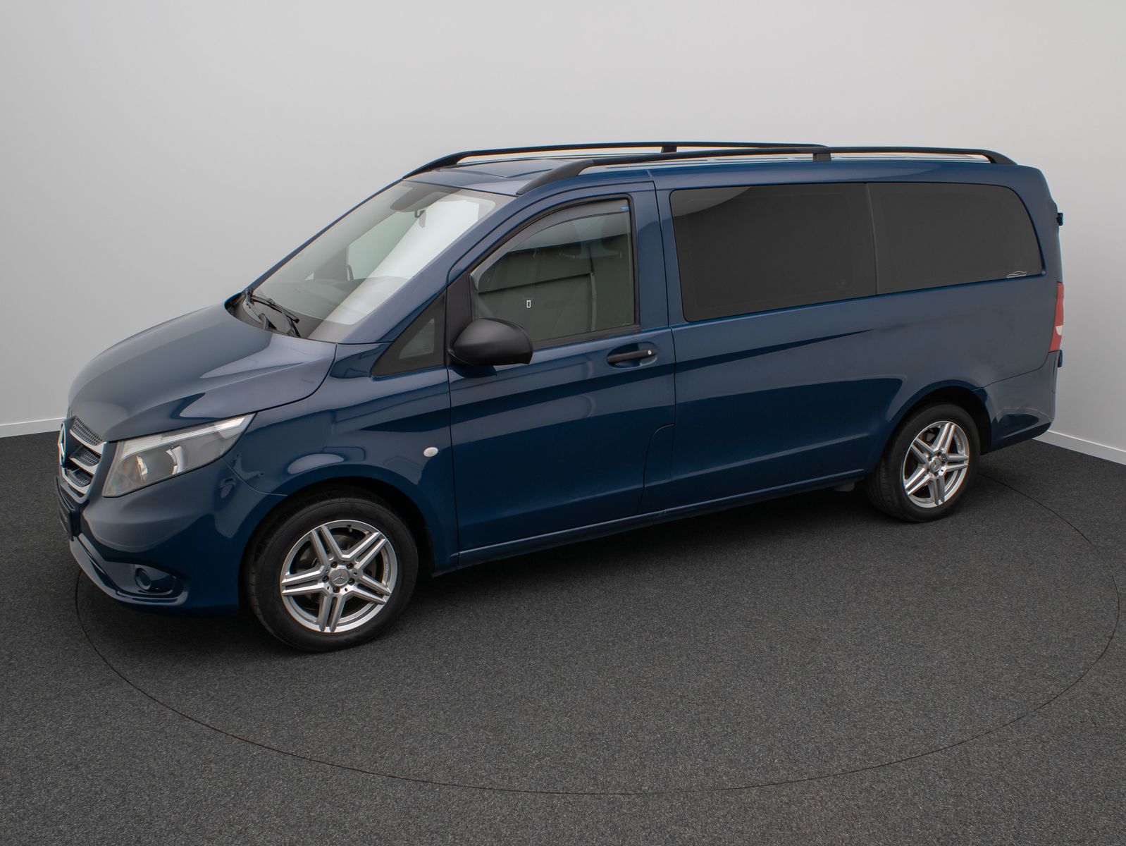 Fahrzeugabbildung Mercedes-Benz Vito Tourer Pro lang Tempomat AHK Fahrlich Komfo