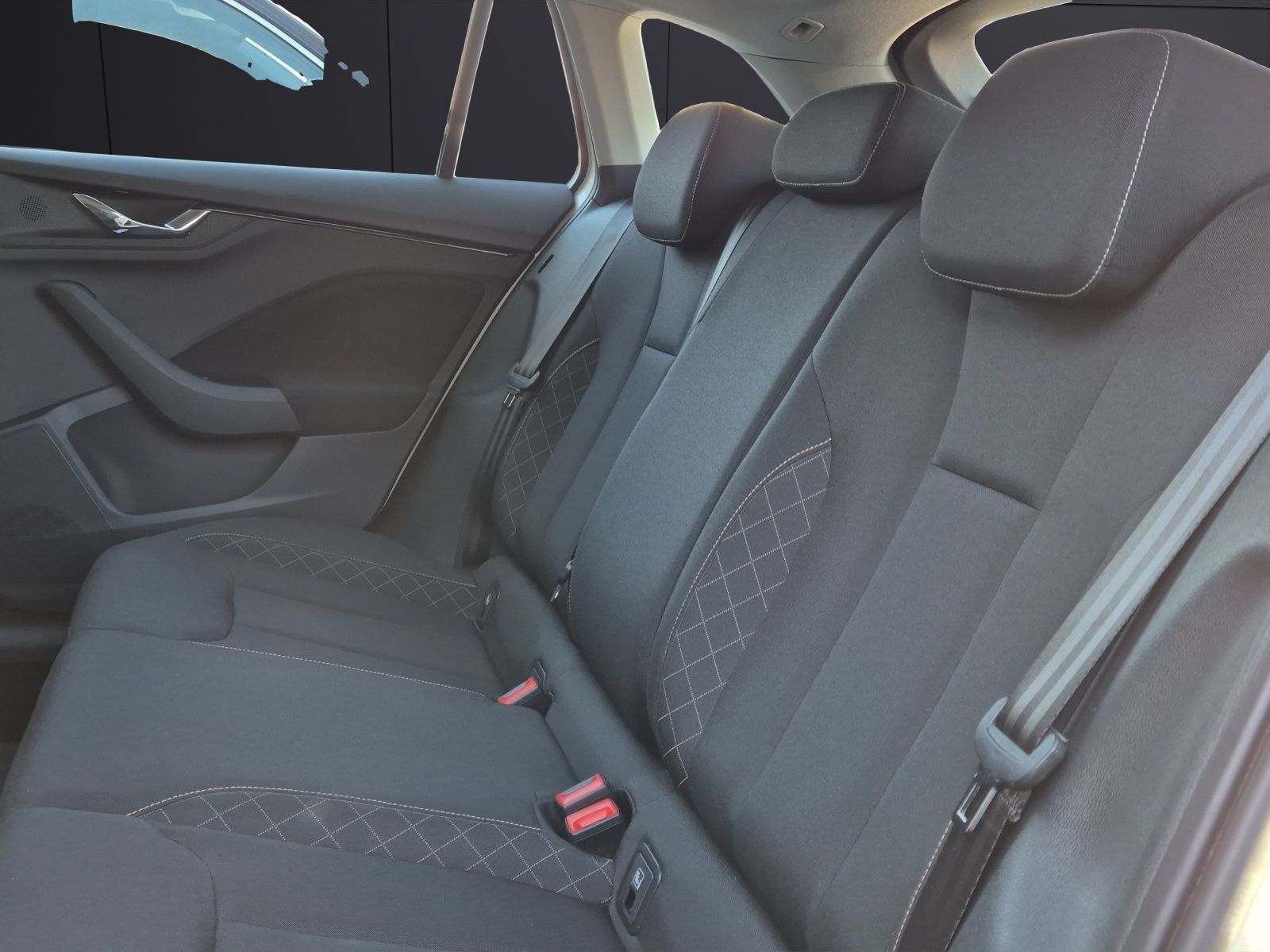 Fahrzeugabbildung SKODA Scala TSI Ambition DSG LED Navi AID GRA PDC SH L