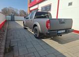 Nissan Navara - Nissan Navara mit Schiebedach