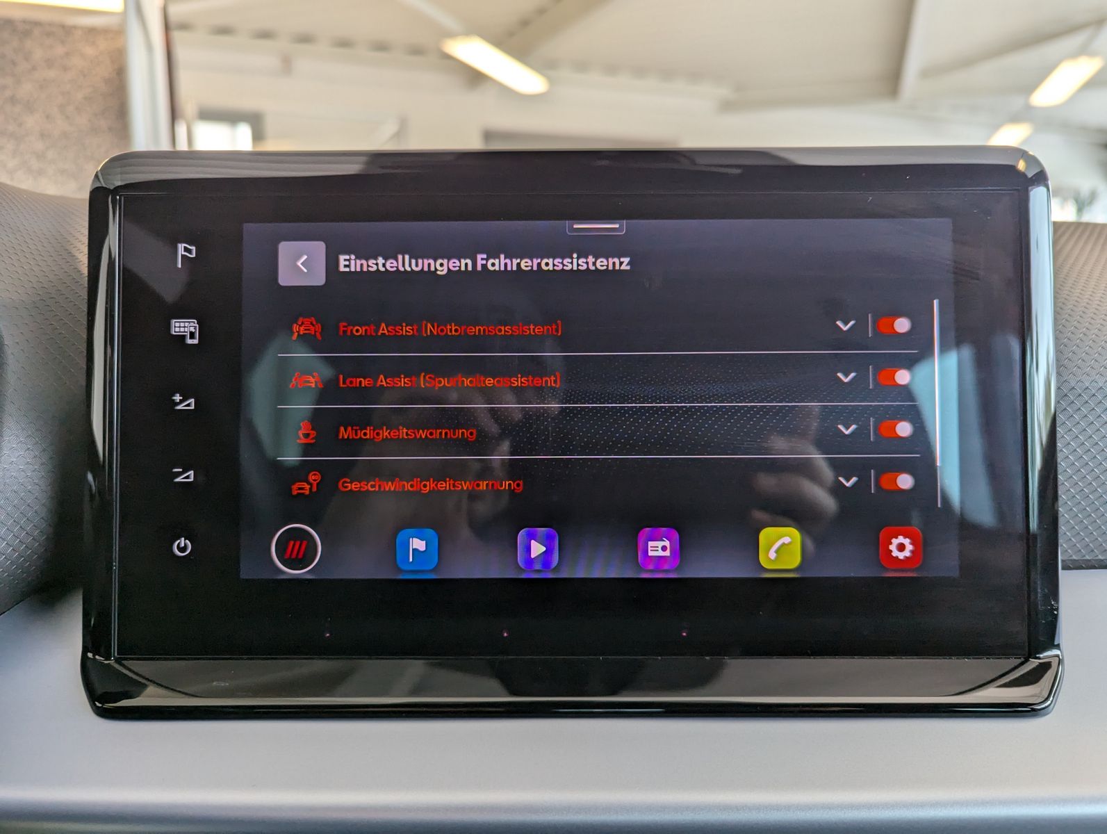 SEAT Arona 1.5 TSI DSG FR LED ACC Cam Dinamica AHK 18 - Image 23