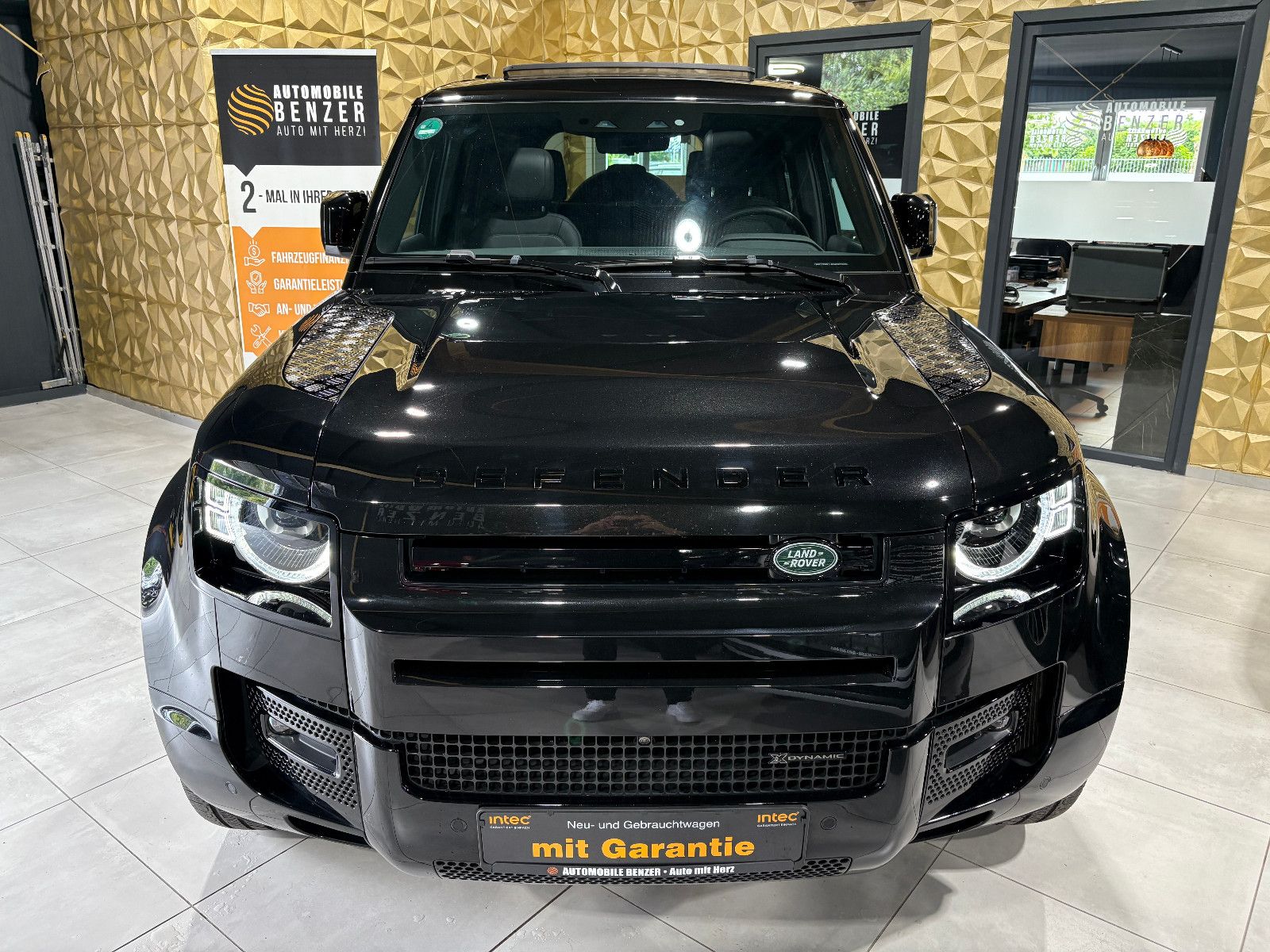 Fahrzeugabbildung Land Rover Defender 110 X-Dynamic HSE/PANO/360°/AHK/APPLE/