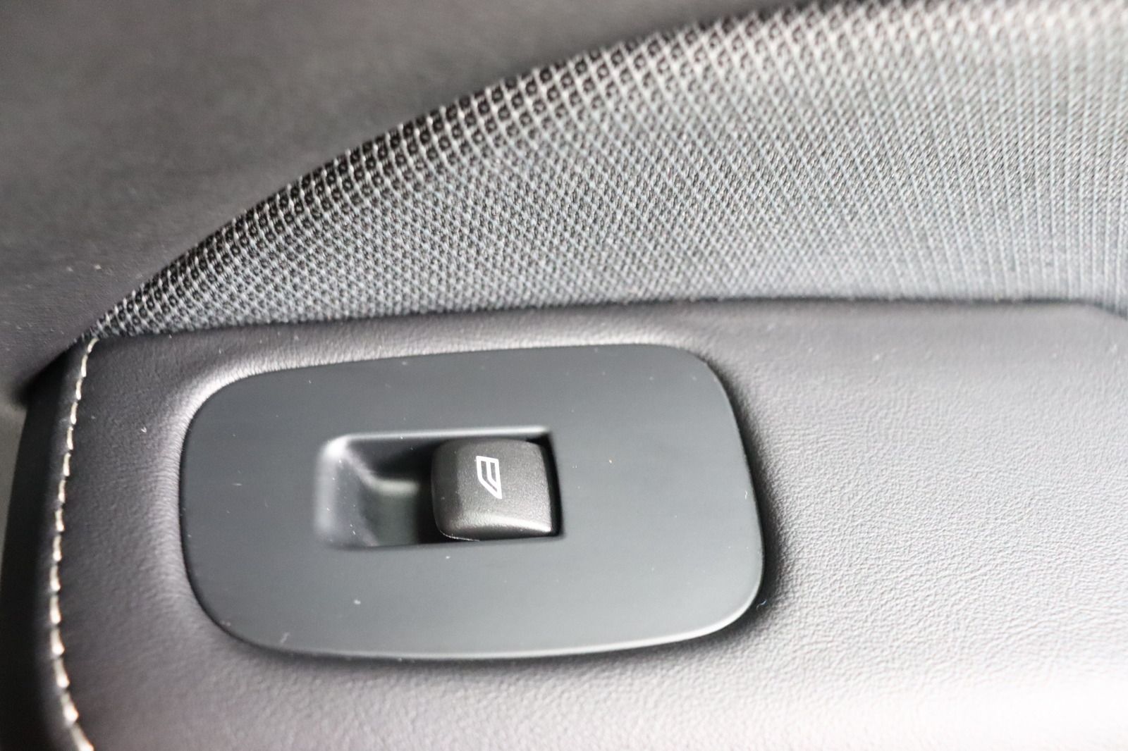 Fahrzeugabbildung Volvo V60 Kombi T8 R-Line AWD Recharge R Design Rechar