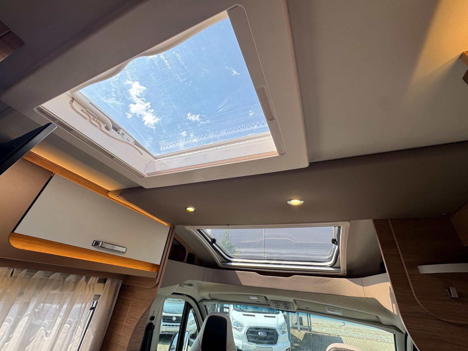 Fahrzeugabbildung Weinsberg CaraCompact 600 MEG EDITION PEPPER NAVI KAMERA